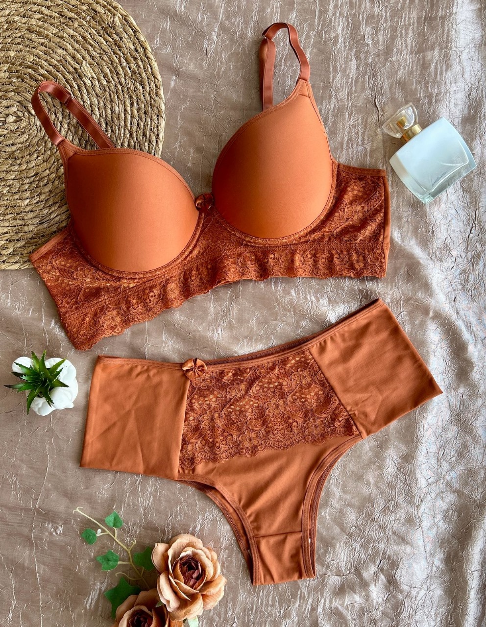 047-Conjunto Reforçado Elegante e Confortável